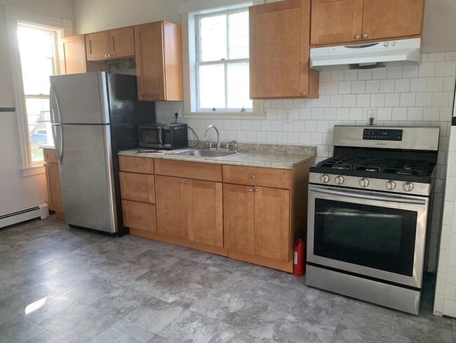 Photo - 32 E Cottage St Apartment