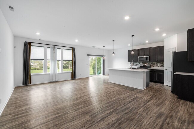 Building Photo - 1024 Moraine Dr
