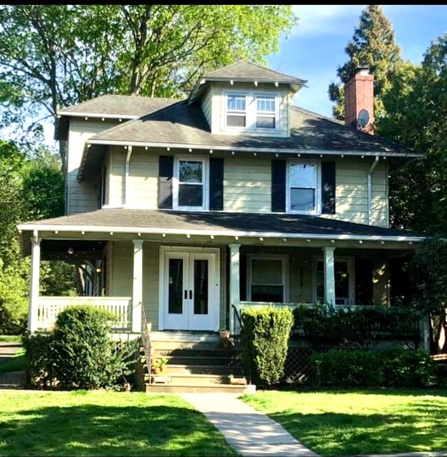 Building Photo - 25 Lenox Ave