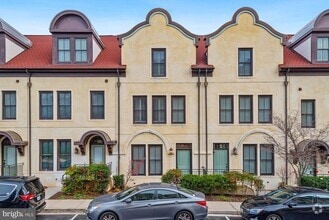 Building Photo - 2735 Cassedy St