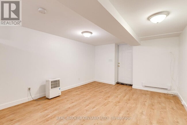 Building Photo - 371 Jones Ave