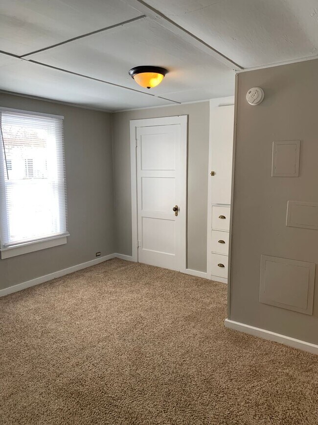 Foto del edificio - 2 BEDROOM, 1 BATHROOM SINGLE FAMILY HOME W...