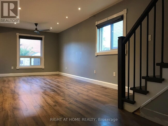 Building Photo - 455 Levanna Ln