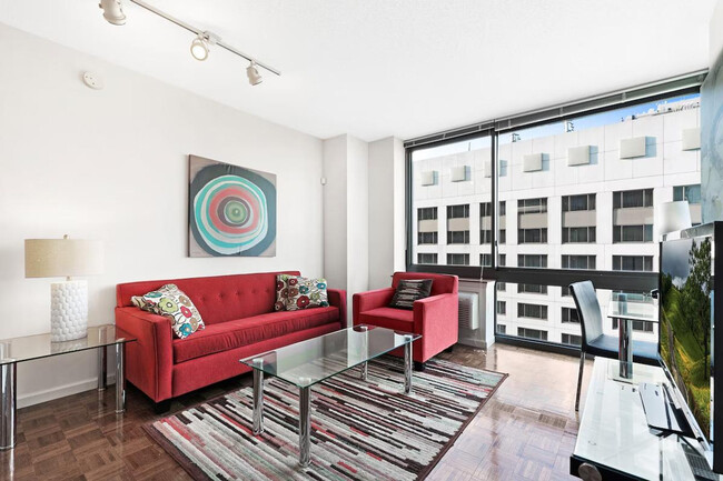 Foto del edificio - 475 Washington Blvd
