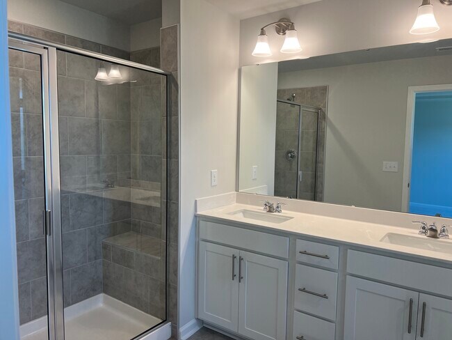 Foto del edificio - 119 Aster Bloom Ln