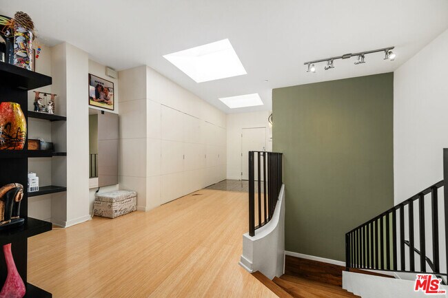 Building Photo - 2111 S Beverly Glen Blvd