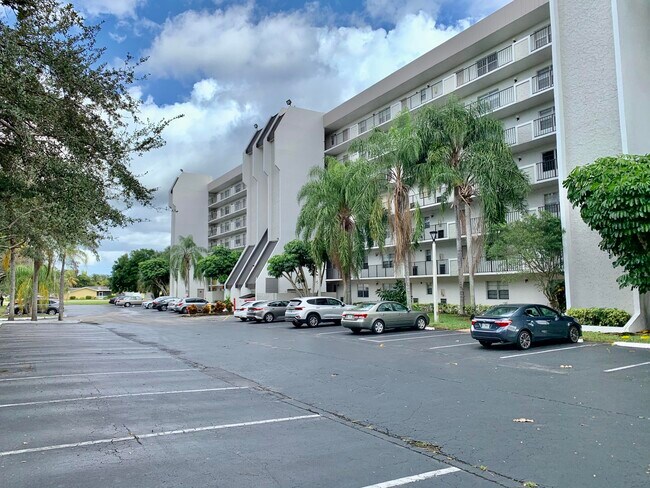 Foto del edificio - 3100 W Rolling Hills Cir
