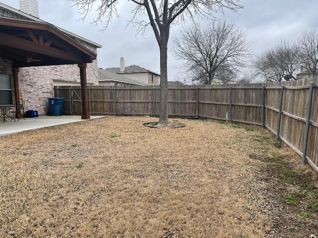 Building Photo - 1713 Cliffbrook Dr