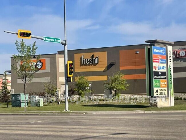 Photo du bâtiment - 7700 Ellesmere Ln