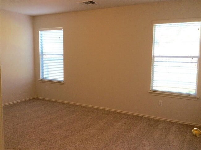 Building Photo - 2510 Jesse Owens Dr