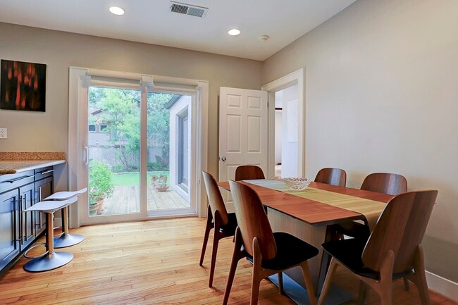 Building Photo - 6119 Fordham St