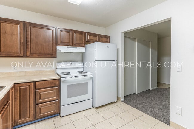 Photo - 4896 S Highland Cir House