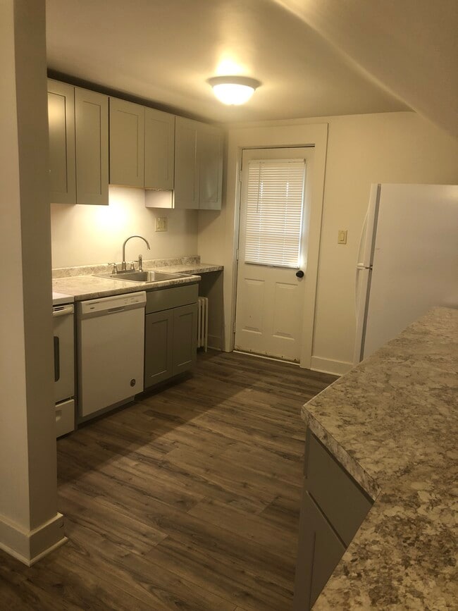 Building Photo - 807 Washington Ave