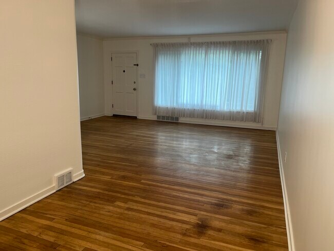Foto del edificio - 1419 Beechwood Blvd