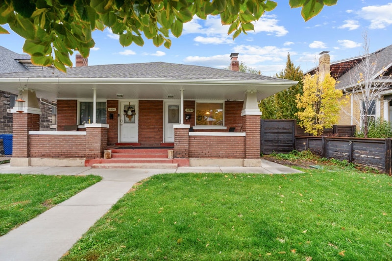 Primary Photo - 1086 S Lk St