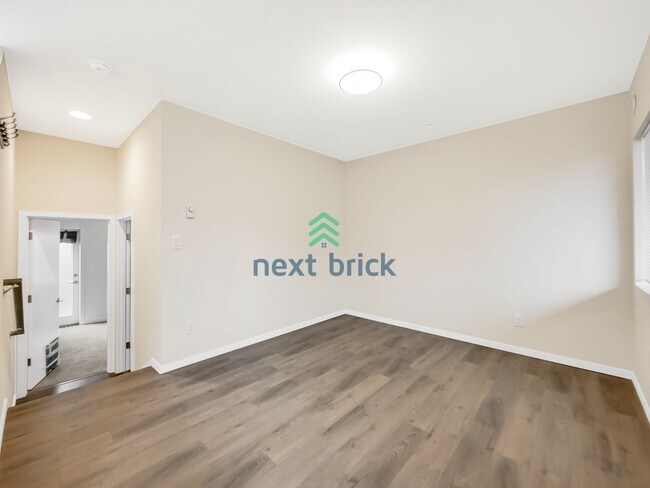 Foto del edificio - Luxury Ballard townhome with sunset views and prime Seattle access.