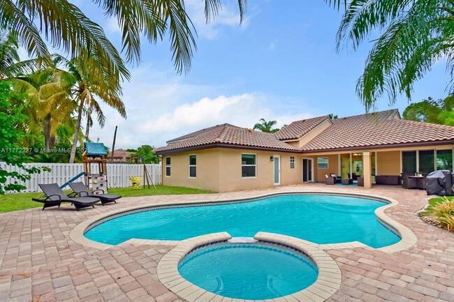 Building Photo - Verona Lake Drive, Weston, FL 33326 - 4 BR 2.5 BA single-family home