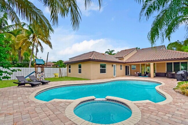 Foto del edificio - Verona Lake Drive, Weston, FL 33326 - 4 BR 2.5 BA single-family home