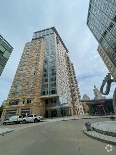 Building Photo - 100 Exchange St