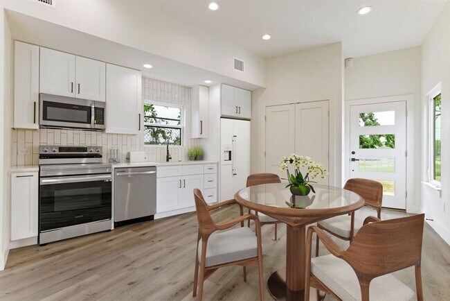 Foto del edificio - 8507 Hathaway Dr