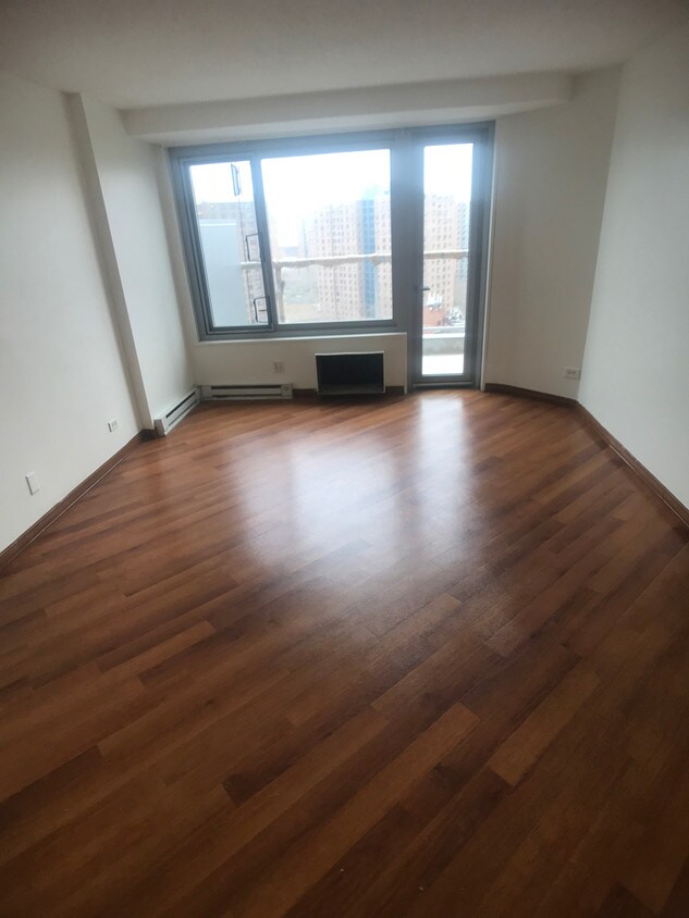 Primary Photo - 1309 Lexington Ave