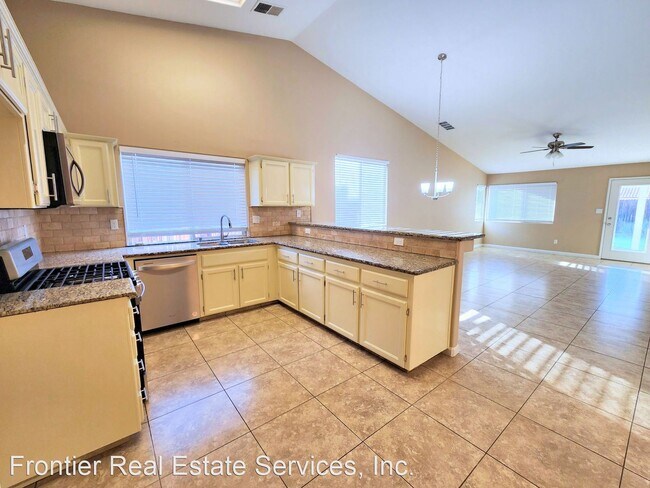 Foto del edificio - 4 br, 2 bath House - 10006 Huntington Down...