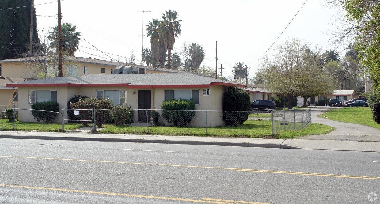 Primary Photo - 239-249 W 9th St
