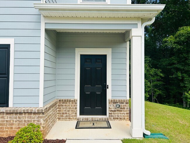Foto del edificio - LIKE NEW! 3 bedroom, 2.5 bath home minutes...