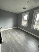 Building Photo - 423 W Marion St