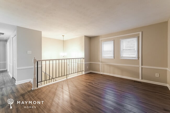 Building Photo - 3207 Sunderland Dr SW