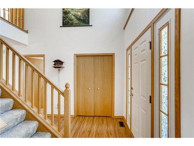 Foto del edificio - Single Family Home + Over 1/2 Acre Lot!! Welcome Home to Rockford MN!