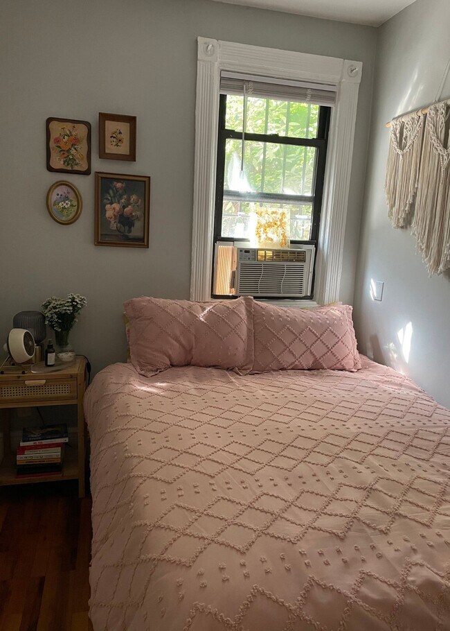 Bedroom - 186 Berkeley Pl