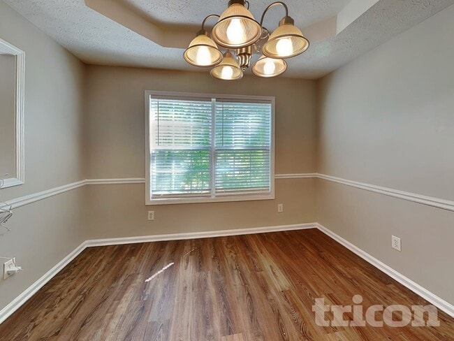 Building Photo - 205 Highgrove Dr