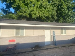 Building Photo - 621 Krewson St