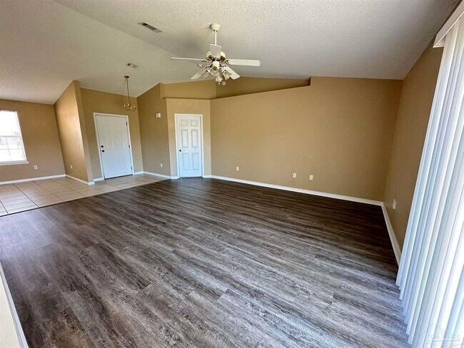 Building Photo - 2028 Coral Reef Rd