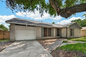 Building Photo - 2714 S Brompton Dr