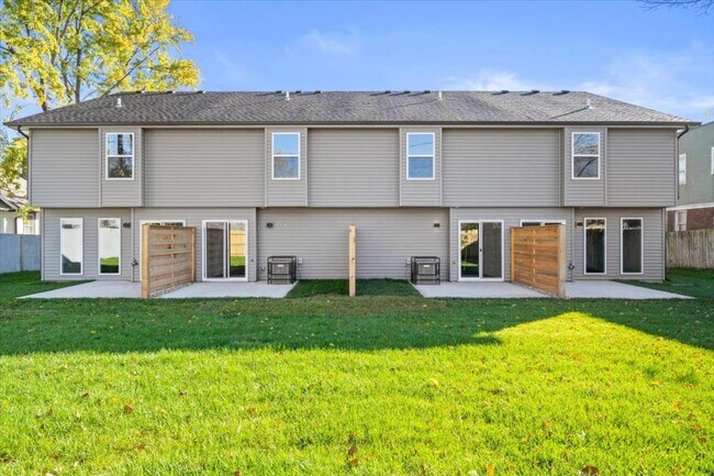 Building Photo - 4614 N Forest Ave