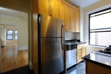 Building Photo - 111 E 80th St