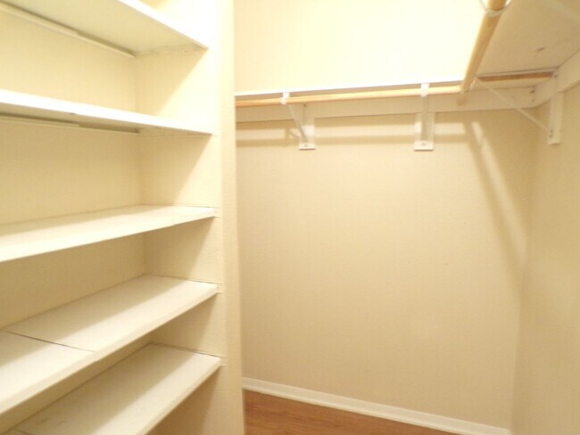 Building Photo - Hemi Properties LLC2 (12303 Patron Dr)