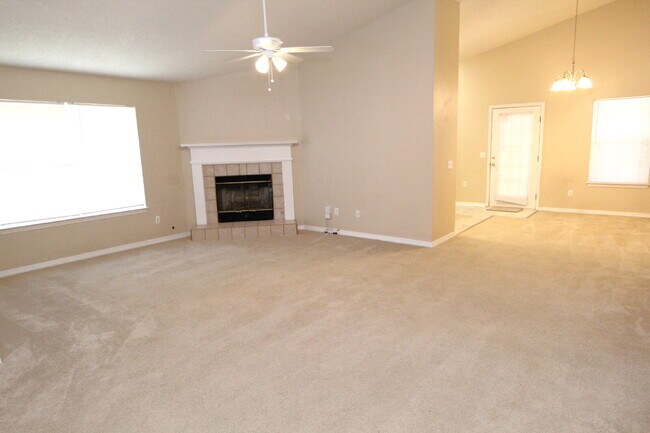 Foto del edificio - Spacious 3 Bedroom Home in Greystone – Nea...