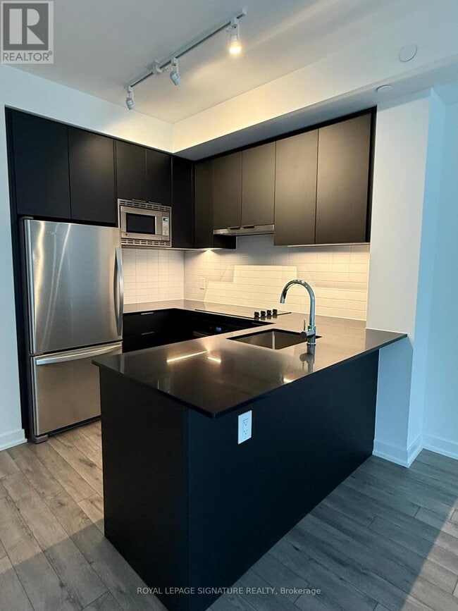 Building Photo - 3071 Trafalgar Rd