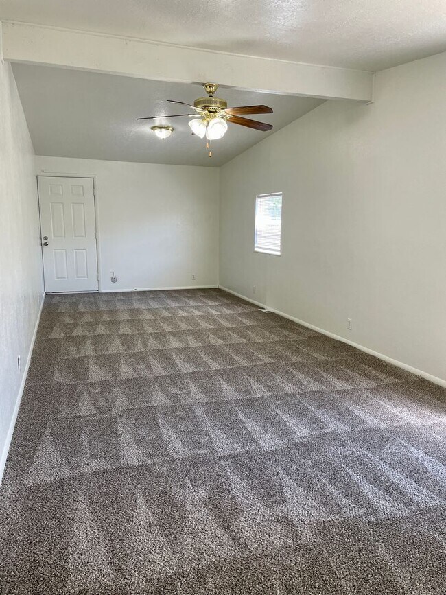 Building Photo - 3 Bedroom Ogden Home