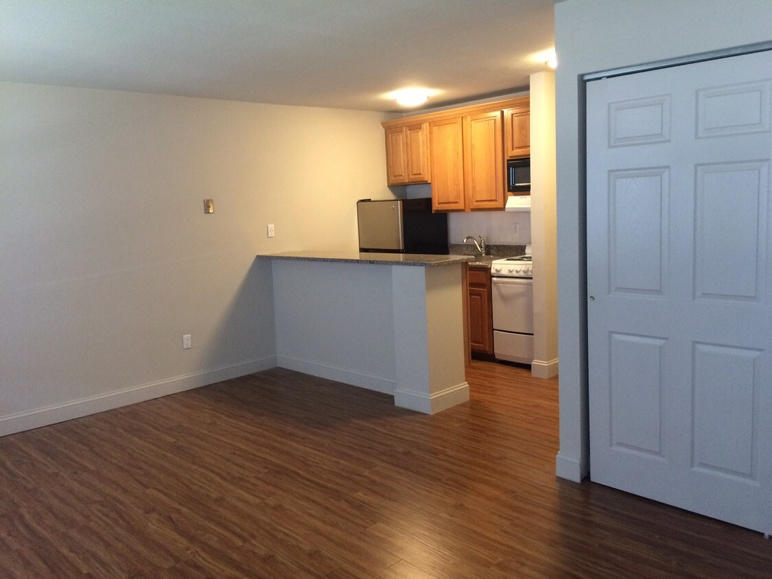 Foto principal - 585-585 Ellsworth St