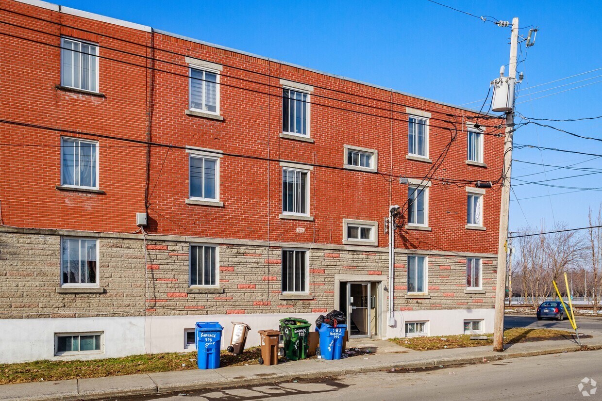 Building Photo - 395 Av 8E