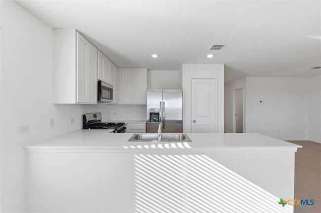 Building Photo - 310 Trinity River Holw