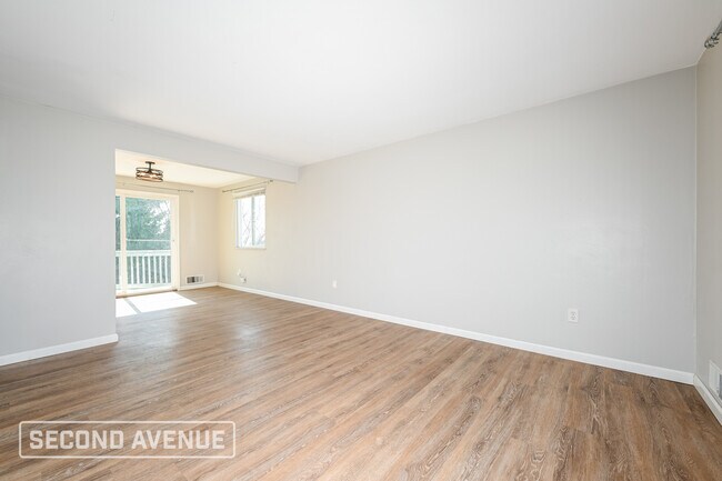 Building Photo - 13500 Louise Dr