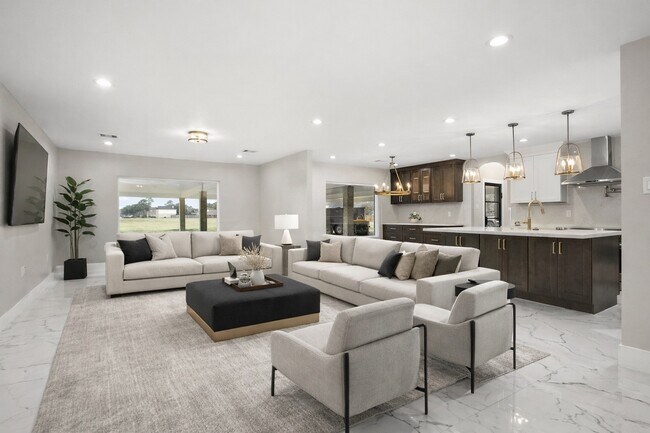 Foto del edificio - 4002 Dixie Farm Rd