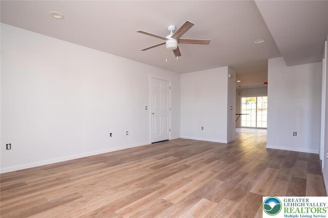 Building Photo - 5994 Coplay Rd
