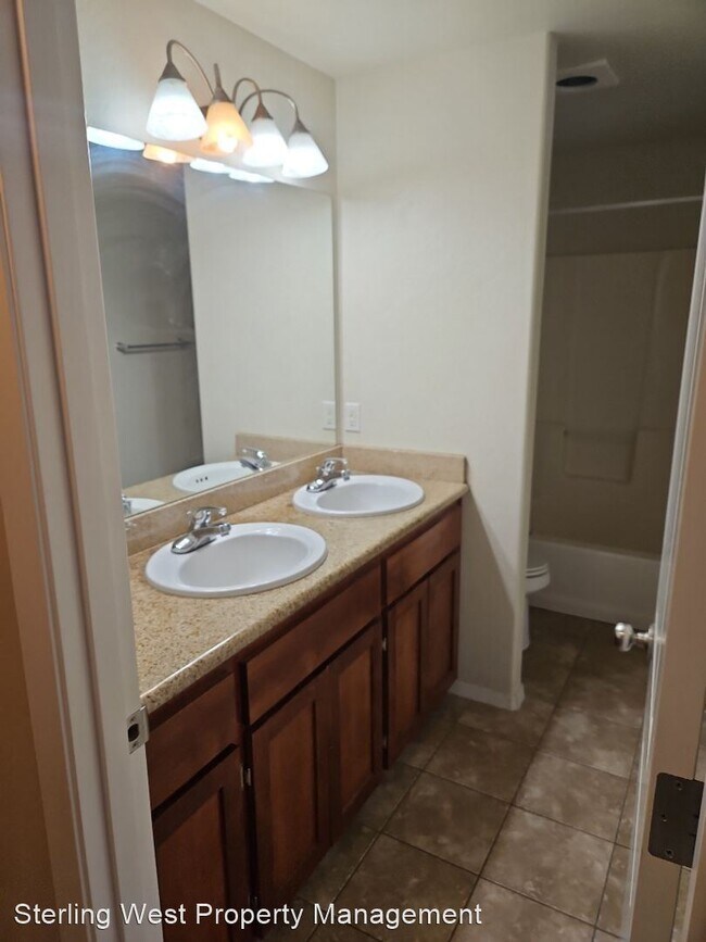 Foto del edificio - 3 br, 2 bath House - 145 N Royal Ave