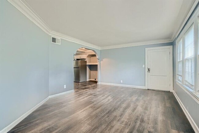 Foto del edificio - 611 Colonial Cir SE
